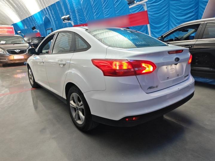 Focus 2017 Sedan 1.6L MT Comfort photo 4