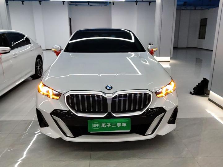 5 Series 2024 525Li M Sport Package photo 2