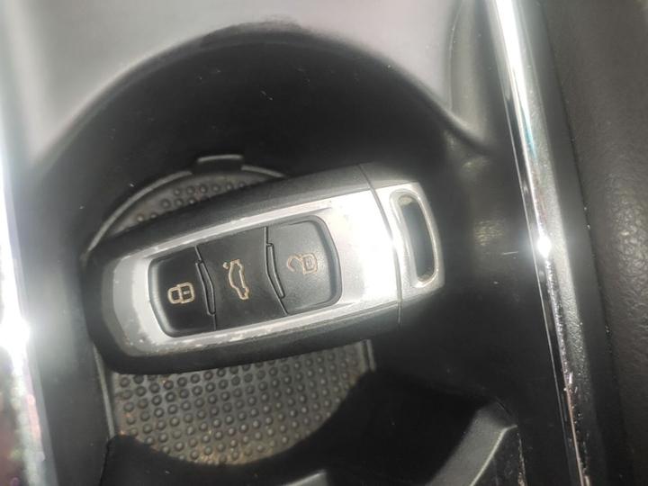 Emgrand 2017 Sedan 1.5L CVT photo 8