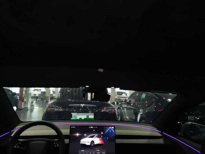 Model Y L 2025 Long Range AWD photo 7