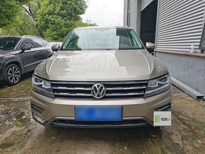 Tiguan L 2017 330TSI AT RWD Comfort photo 2