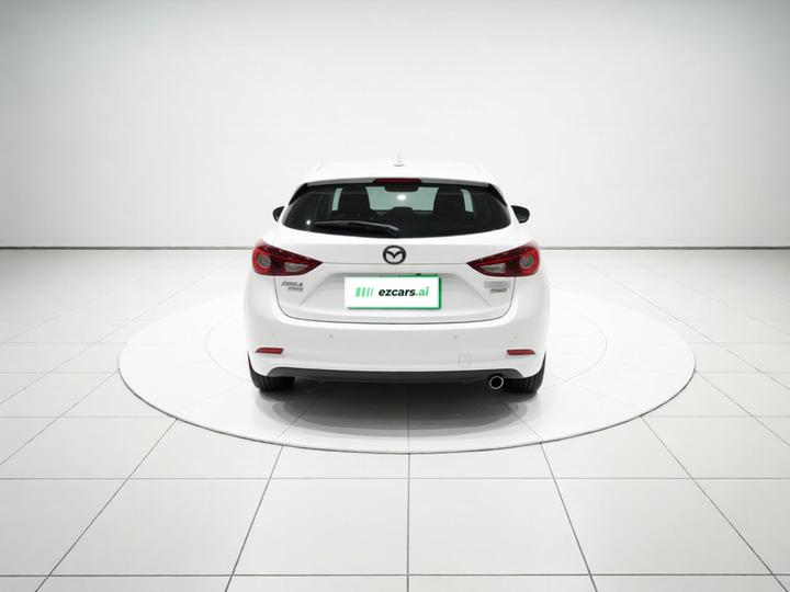 3 Axela 2019 Hatchback 1.5L AT Comfort China VI photo 5