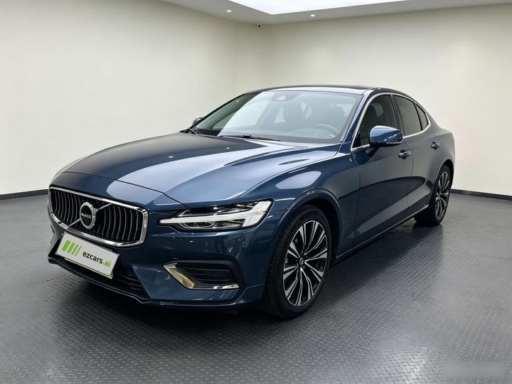 S60 2023 B4 Luxury