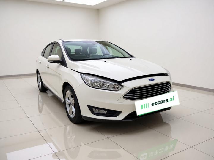 Focus 2015 Sedan 1.6L AT Comfort photo 2