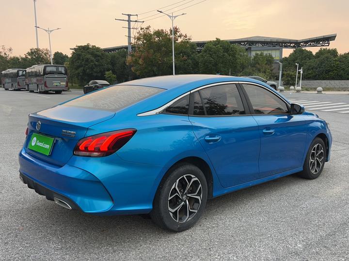 MG5 2021 180DVVT CVT Luxury photo 3
