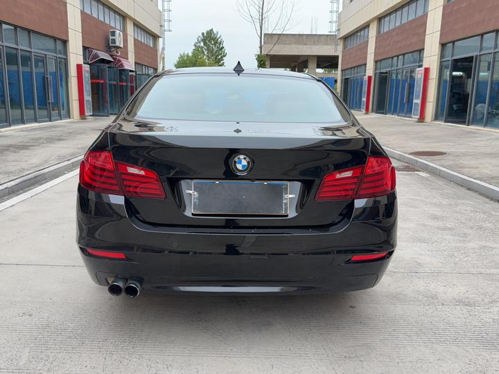 5 Series 2017 520Li photo 3