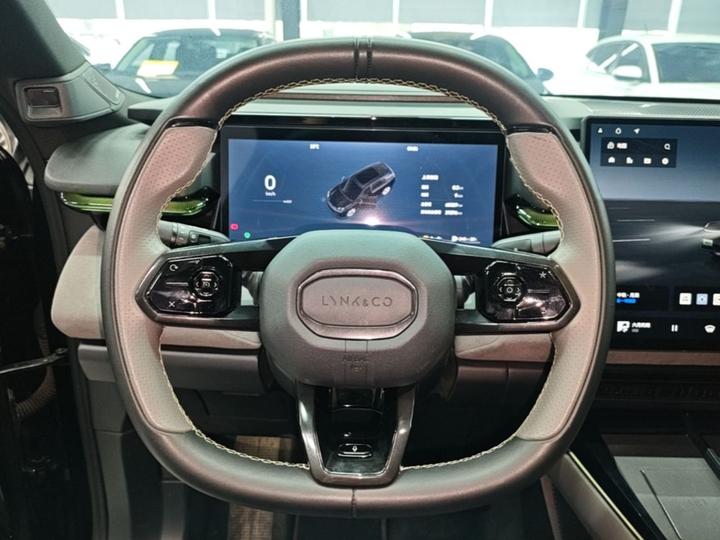 08 EM-P 2023 220km AWD Performance Halo photo 2
