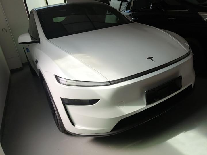 Model Y 2026 Facelift Long Range RWD photo 3