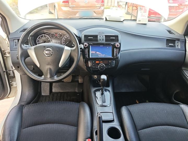Tiida 2011 1.6L CVT Smart photo 5