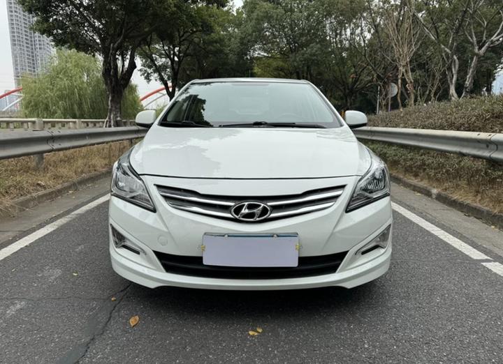 Verna 2016 1.4L MT Smart GLS photo 2