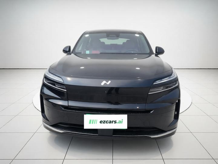 L90 2025 Max 6-Seater 85 photo 2