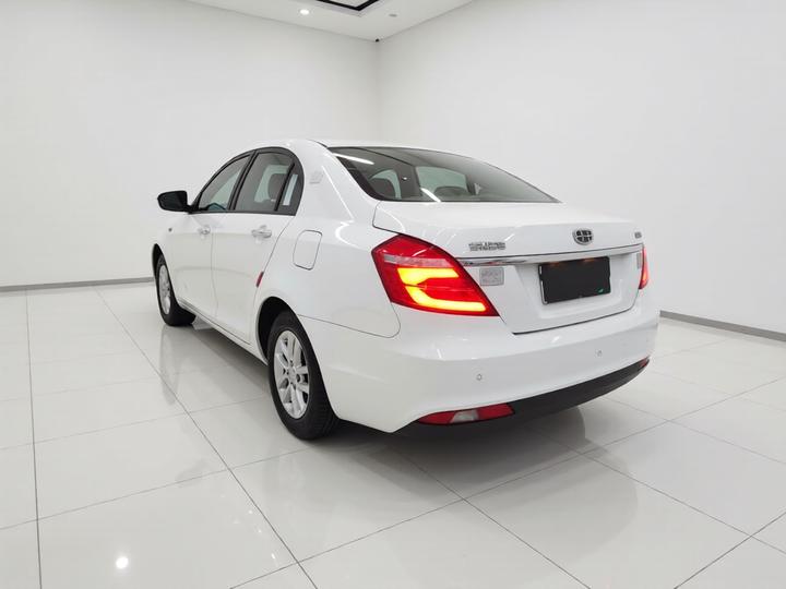 Emgrand 2017 Sedan 1.5L MT Luxury photo 4