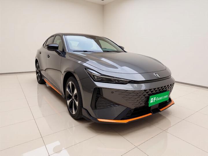 UNI-V 2024 1.5T Premium Sport photo 3