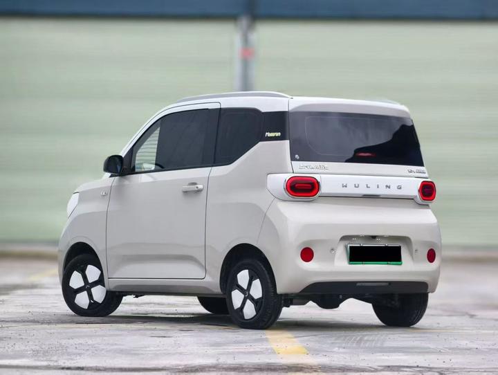Hongguang MINIEV 2024 3rd Gen 215km Advanced photo 4