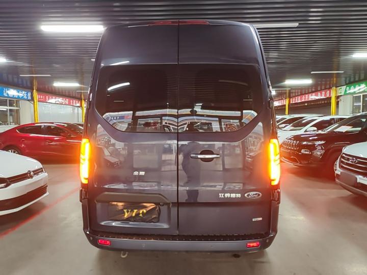 Transit 2023 2.0T Diesel AT Medium Wheelbase 7/8/9-Seater photo 3