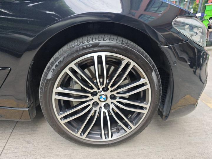 5 Series 2019 530Li Leading M Sport Package photo 8