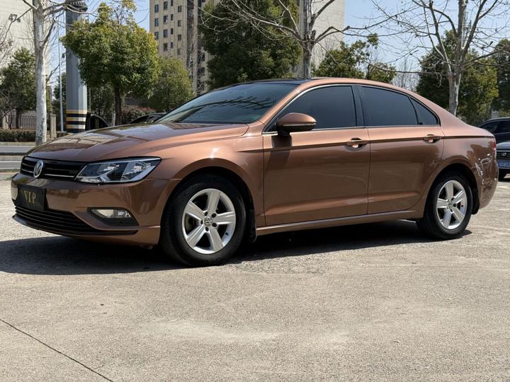 Lamando 2017 230TSI DSG photo 2