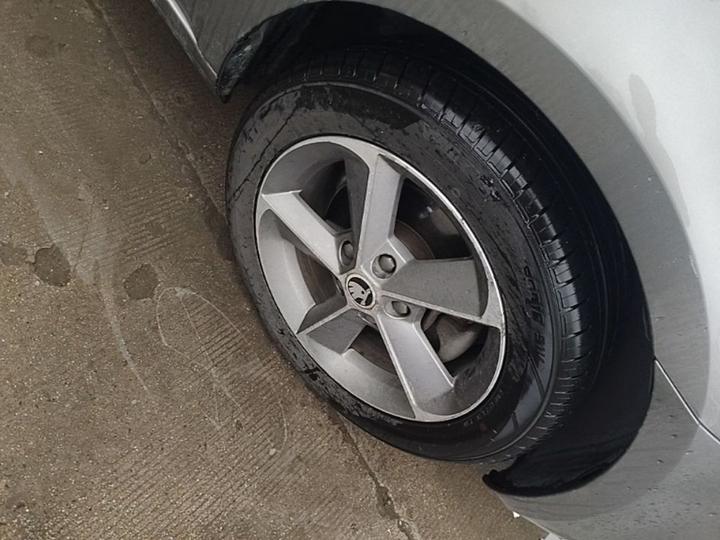Octavia 2016 1.6L MT photo 8