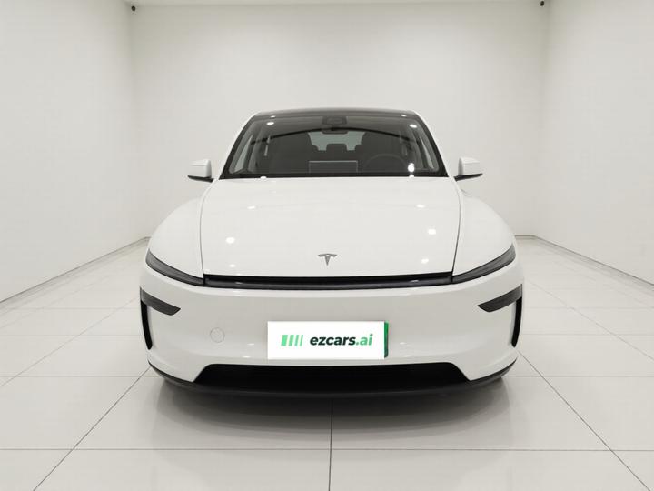Model Y 2025 RWD photo 2