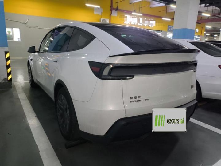 Model Y L 2025 Long Range AWD photo 4
