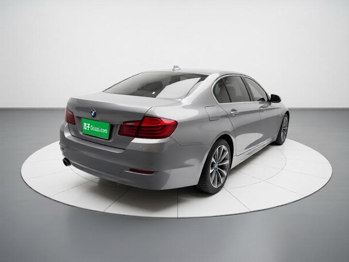 5 Series 2017 525Li Leading photo 6