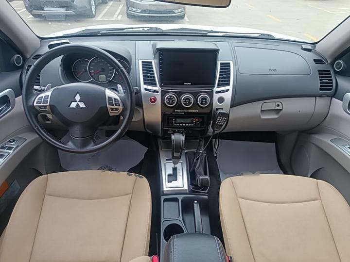 Pajero 2013 3.0L AT AWD Executive photo 5