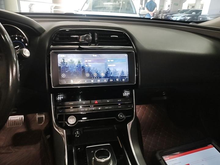 XEL 2019 2.0T 200PS Luxury photo 8