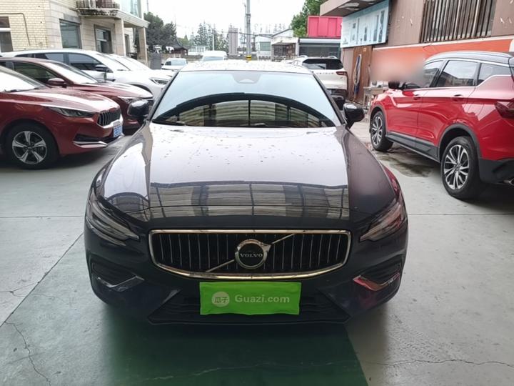 S60 2026 B4 Luxury photo 2