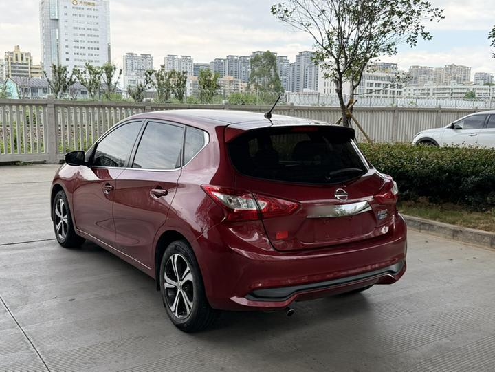 Tiida 2016 1.6L CVT photo 4
