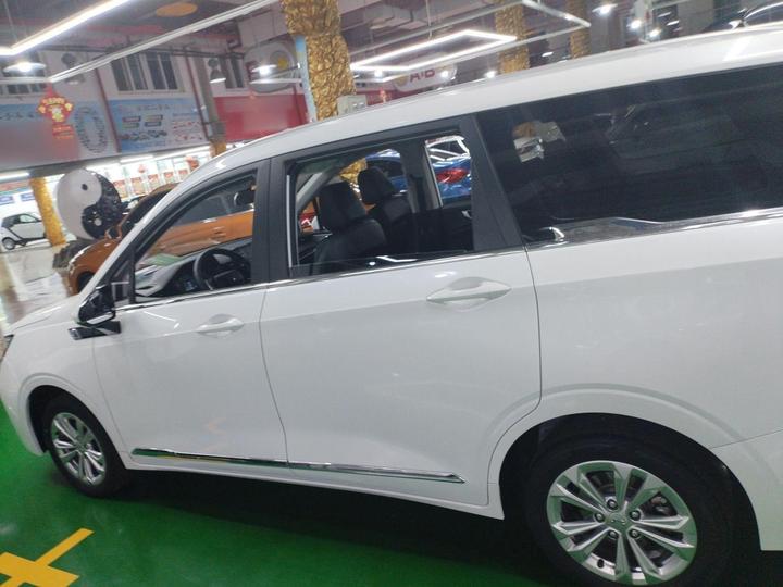 Wuling 2022 1.5L MT Comfort photo 3