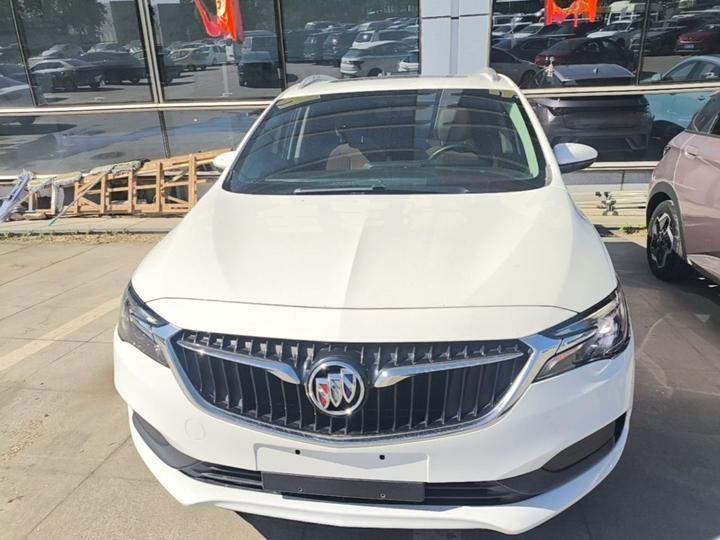 GL6 2021 323T Mild Hybrid Luxury photo 2
