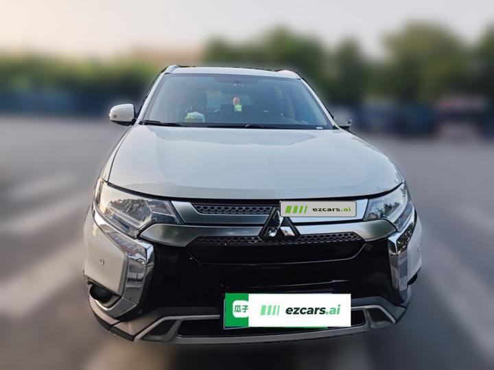 Outlander 2020 2.0L RWD Enjoy 5-Seater photo 2