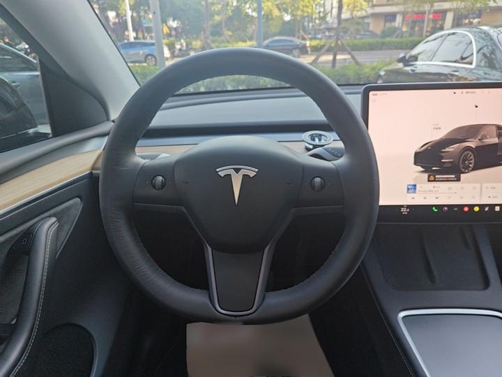 Model Y 2022 RWD photo 6