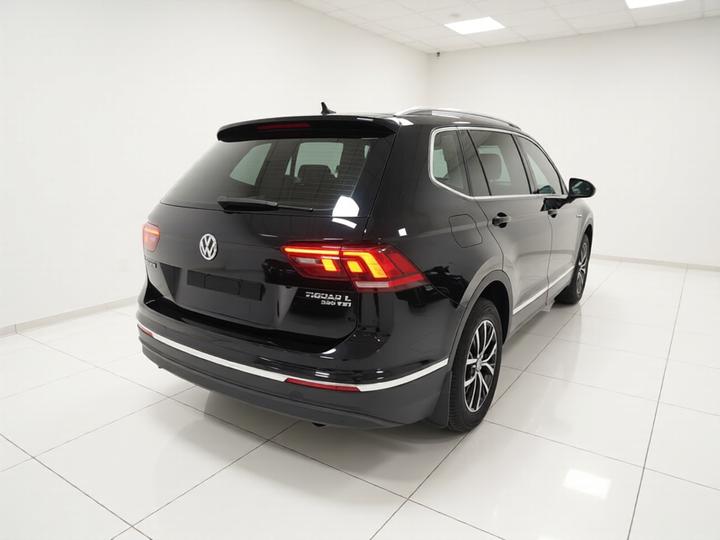Tiguan L 2018 Facelift 330TSI AT RWD Luxury photo 6