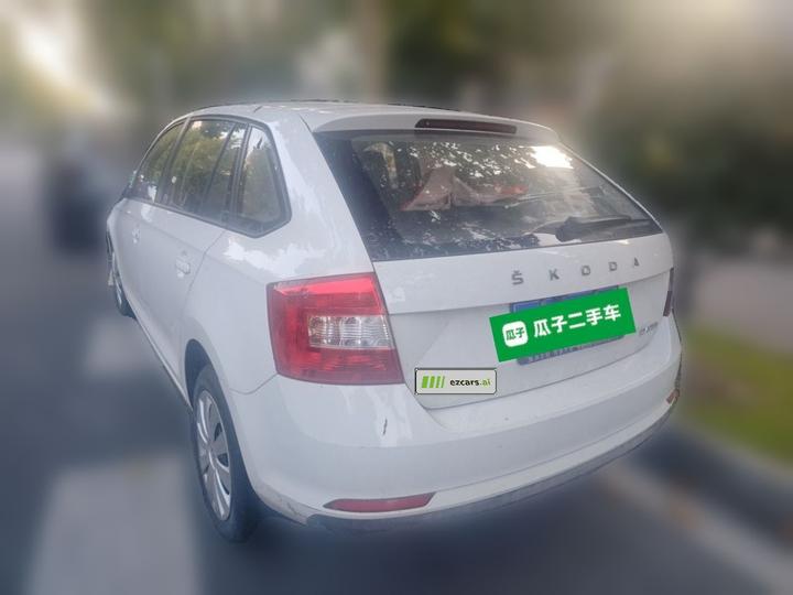 Rapid Spaceback 2019 Facelift 1.5L AT Standard China VI photo 4