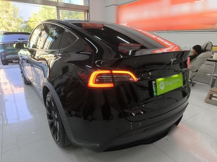 Model Y 2021 Standard Range RWD photo 4
