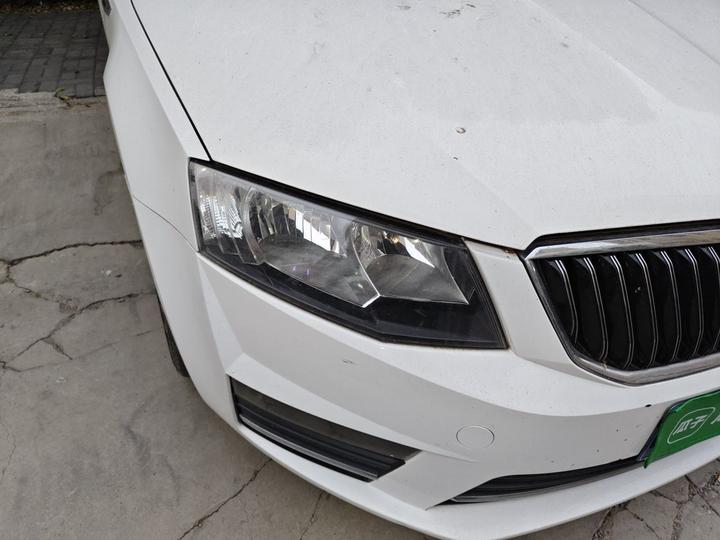 Octavia 2017 1.6L MT photo 7