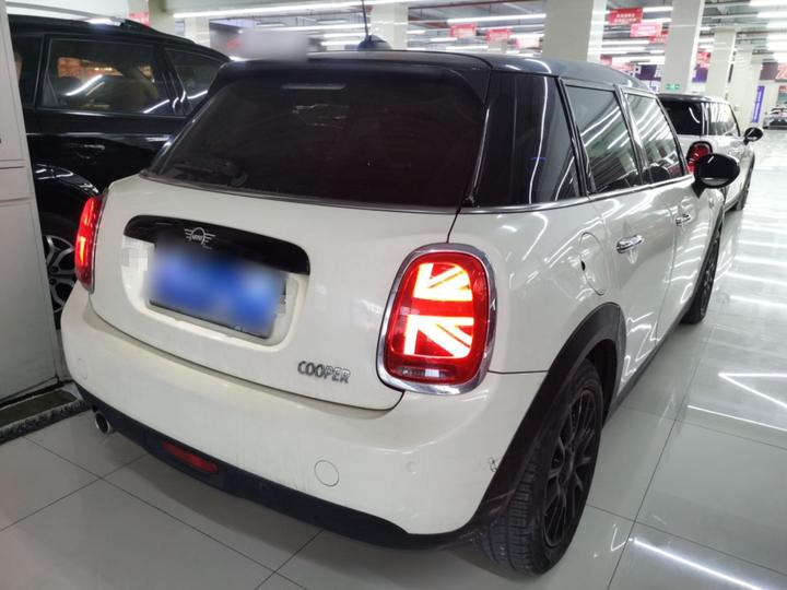 2021 1.5T COOPER Classic 5-Door photo 4