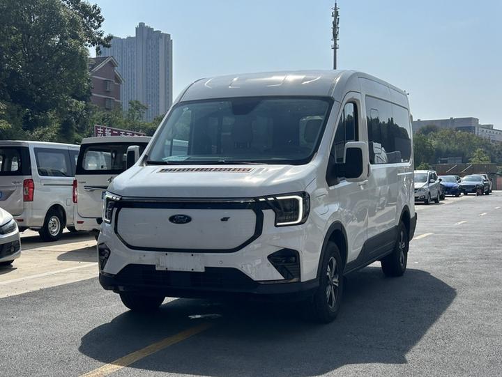 E Transit 2024 Bus Exclusive Medium Wheelbase 9-Seater 100.96kWh photo 6