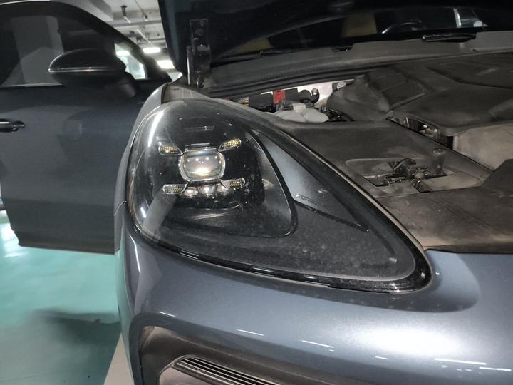 2018 Cayenne 3.0T photo 7