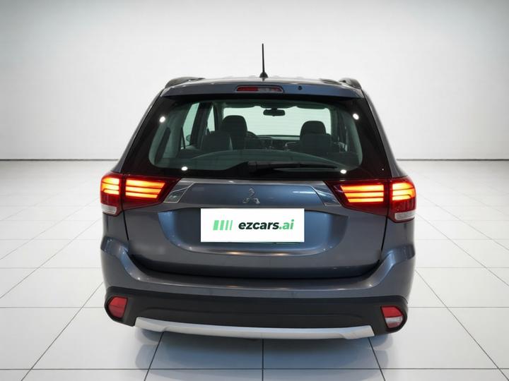 Outlander 2016 2.4L AWD Luxury 7-Seater photo 3