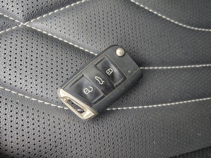 Tiguan L 2023 300TSI AT RWD Smart photo 8