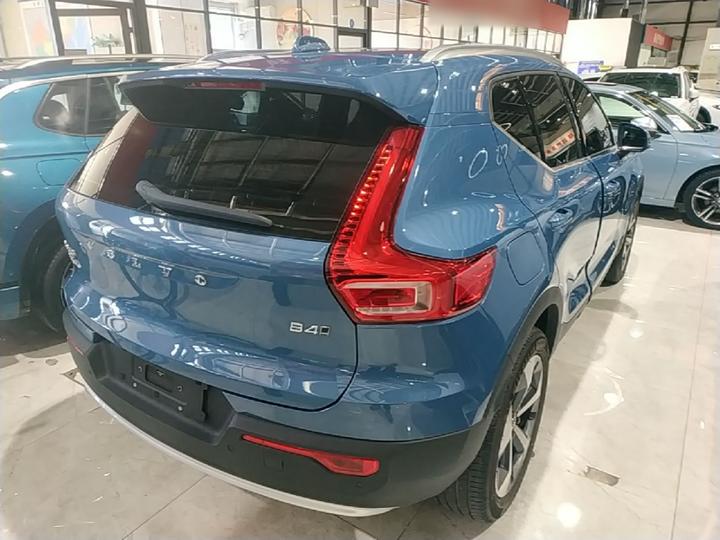 XC40 2023 B4 AWD Luxury photo 4