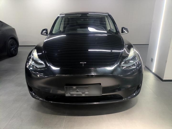 Model Y 2024 RWD photo 2