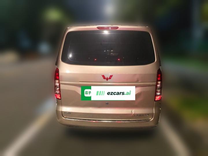 Wuling Hongguang V 2022 1.5L LAR photo 6