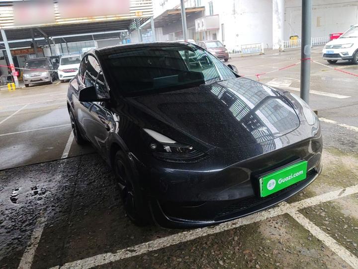 Model Y 2024 RWD photo 3