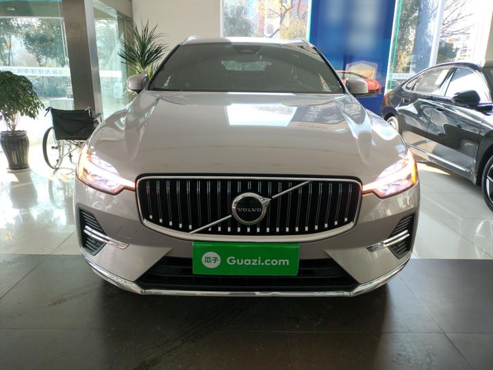 XC60 2023 B5 AWD Luxury photo 2