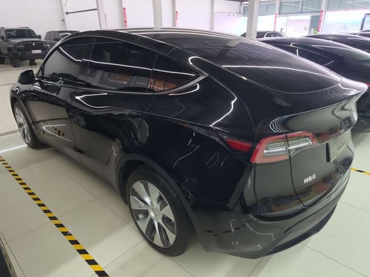 Model Y 2022 Facelift RWD photo 4