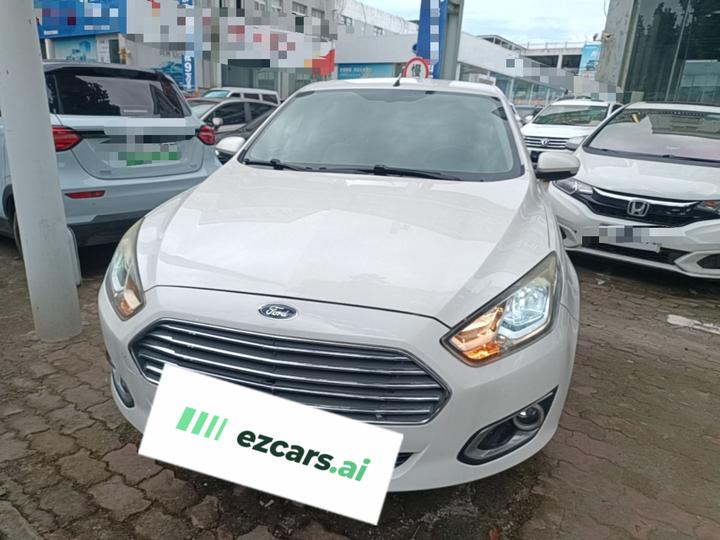 Escort 2015 1.5L MT Comfort photo 2
