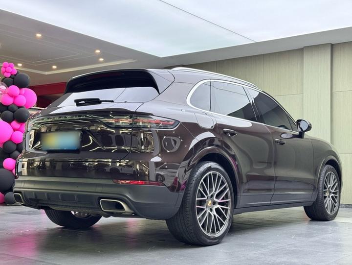 2022 Cayenne 3.0T Platinum photo 4